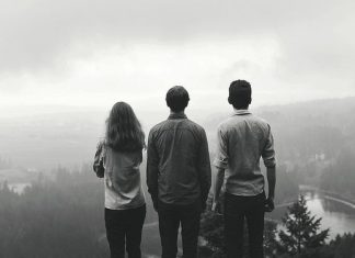 Làm Sao Khi Đã Có Gia Đình Nhưng Vẫn Nảy Sinh Tình Cảm Với Đồng Nghiệp?